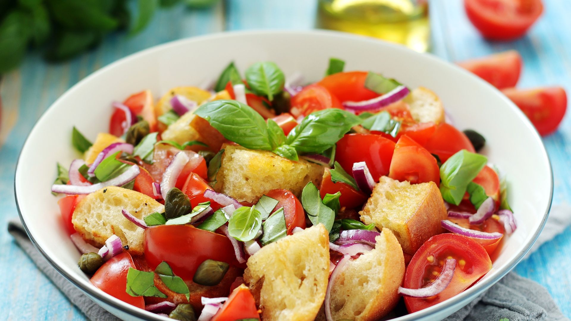 7 ensaladas perfectas para dar la bienvenida al verano: frescas, de temporada y con mucho sabor