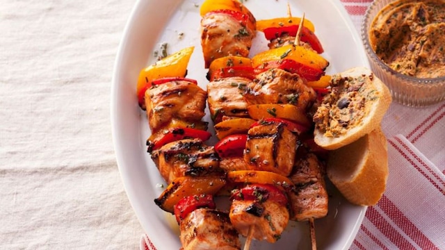 brochetas pollo pimiento