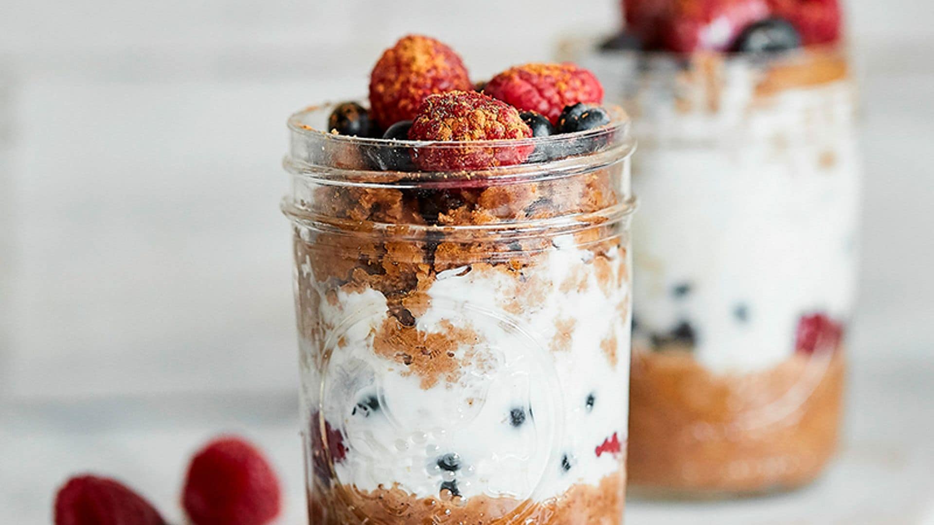 Tiramisú vegetariano con spéculoos y frutos rojos