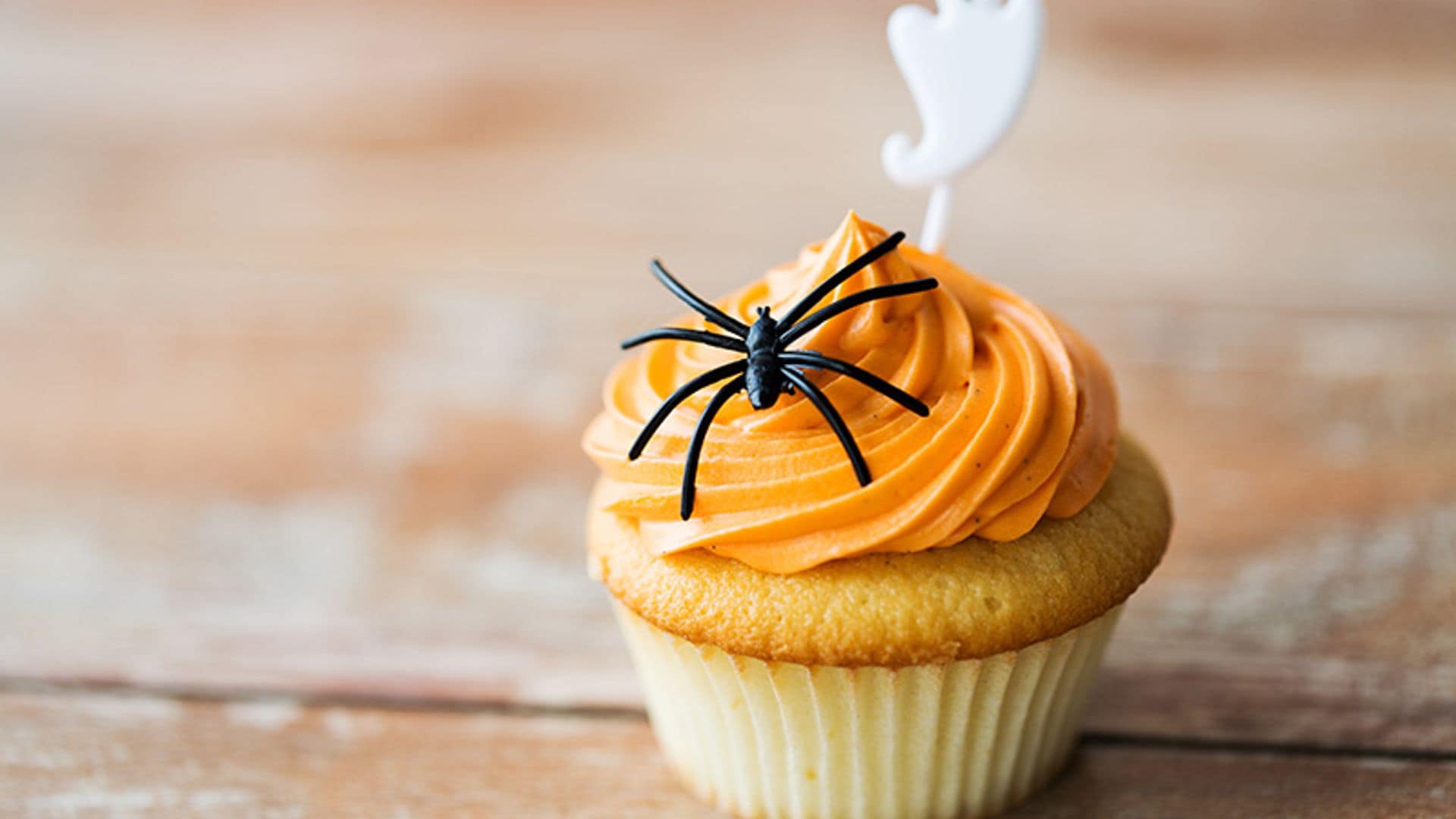 'Cupcakes' de vainilla con 'frosting' de calabaza
