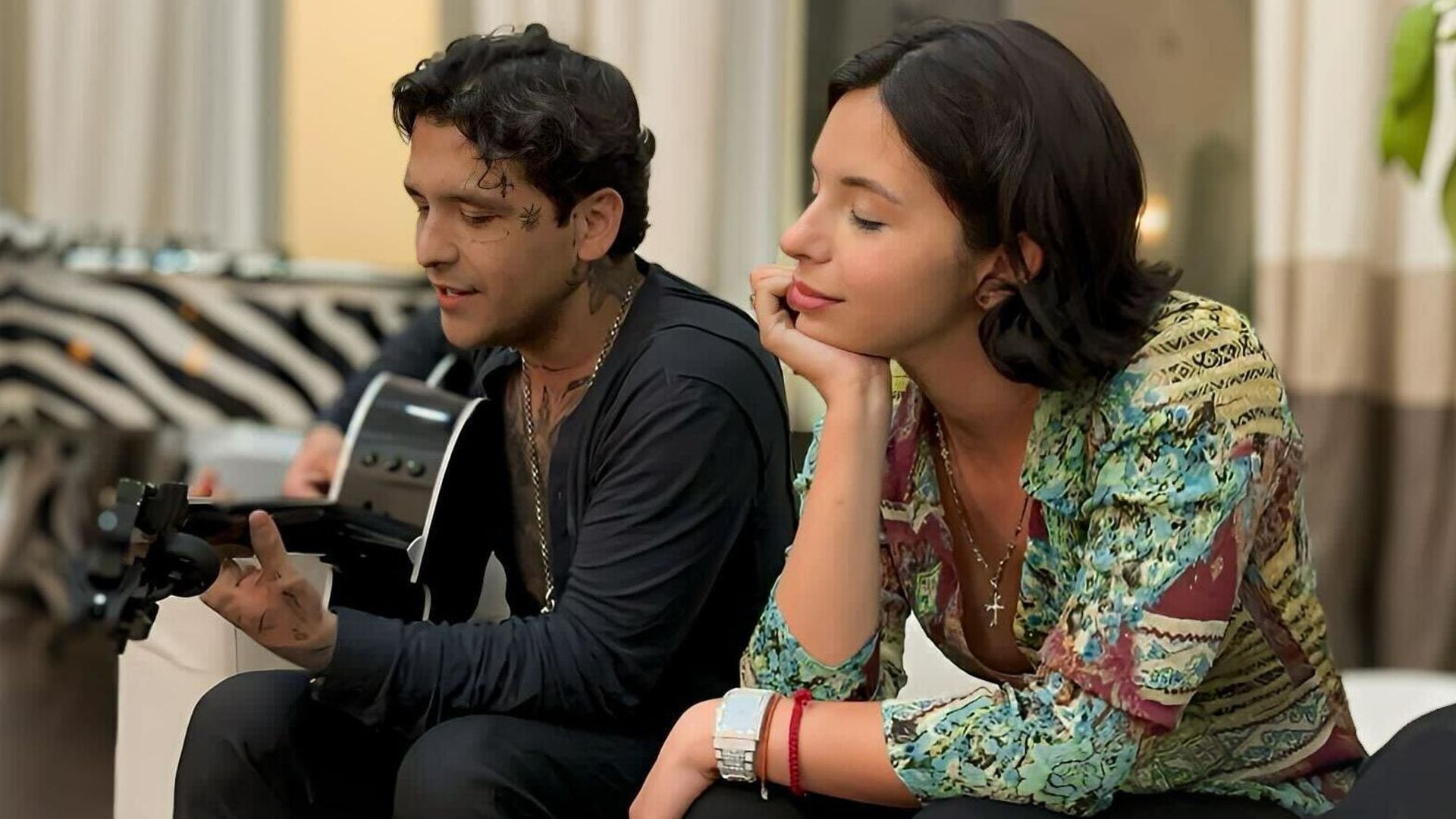 Christian Nodal y Ángela Aguilar gritan su amor sobre el escenario | ¡HOLA!