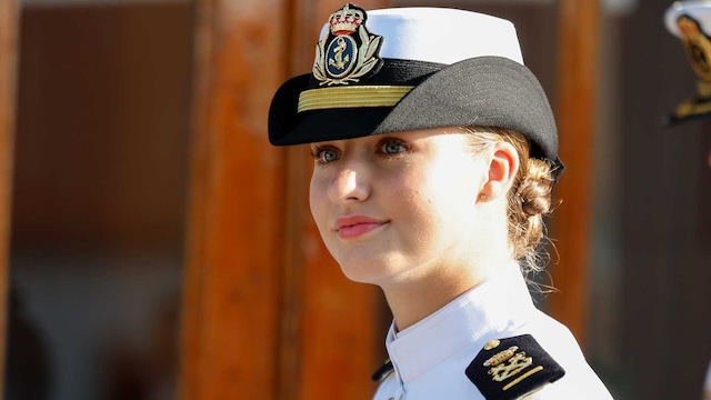 La Princesa Leonor de Borbón durante su ingreso en la Escuela Naval de Marín en Pontevedra