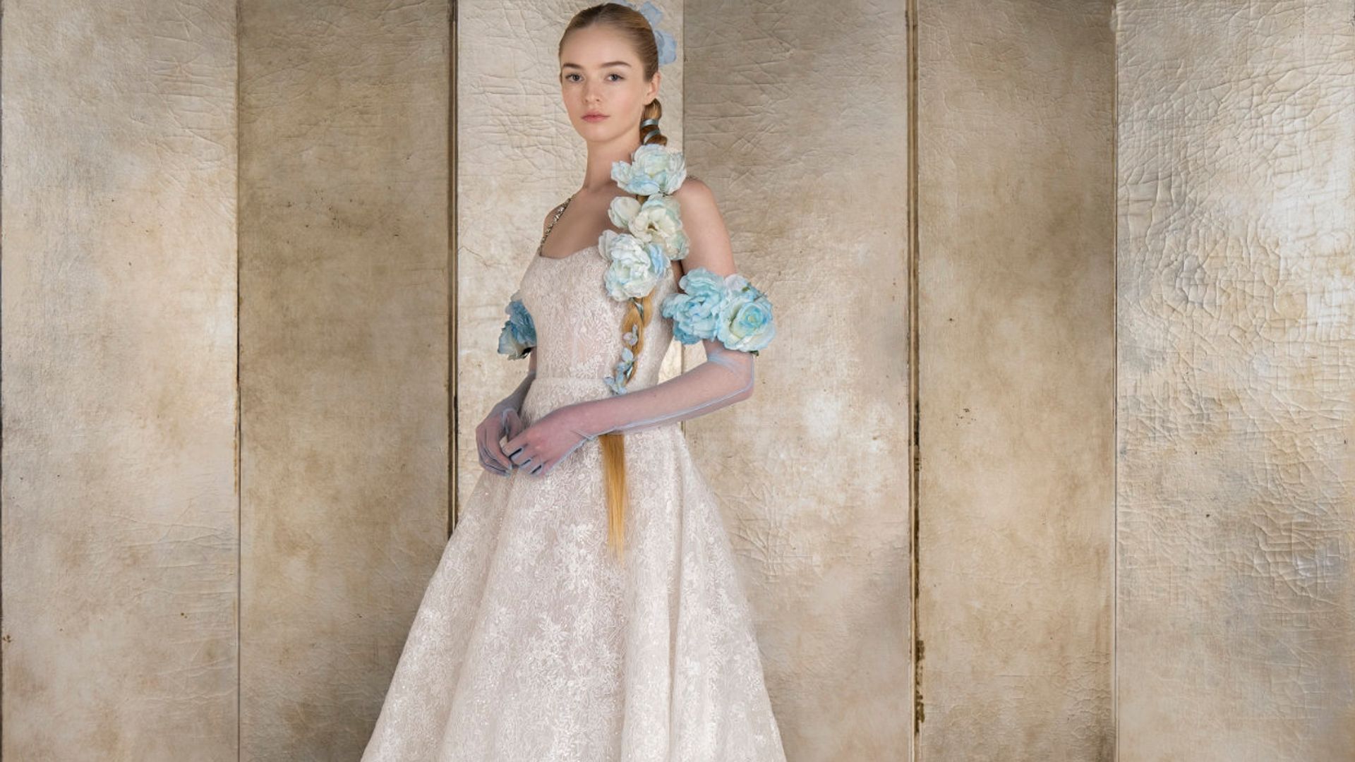 Las grandes divas del cine actual inspiran los vestidos de novia de Reem Acra