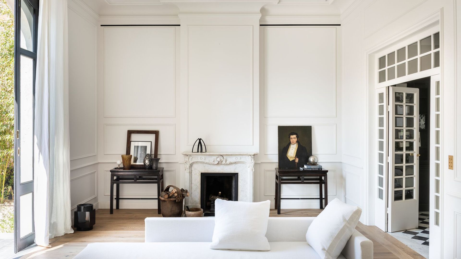 Salón con chimenea