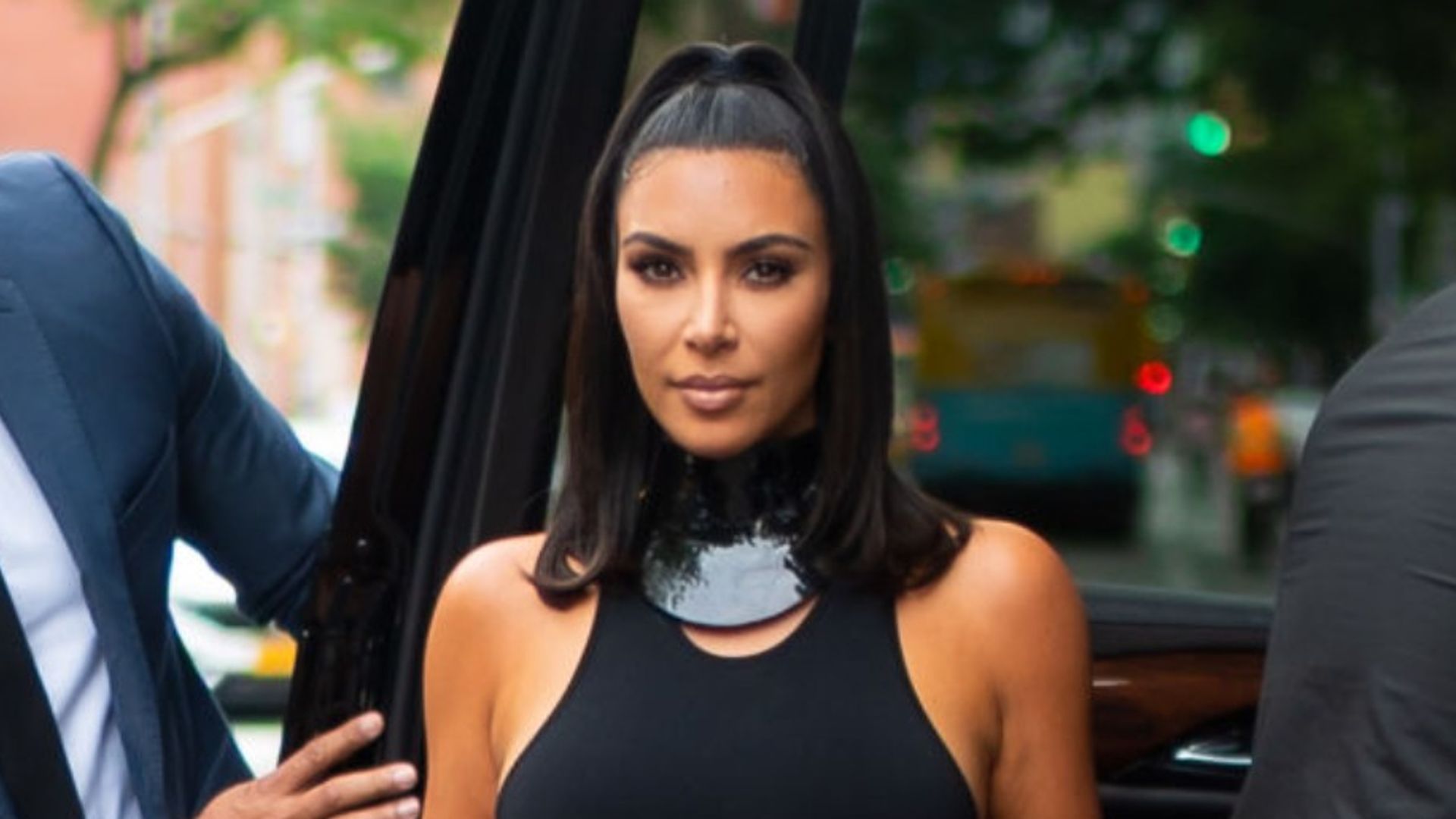 Dale un giro a tu estilo con el 'pulled up style' de Kim Kardashian
