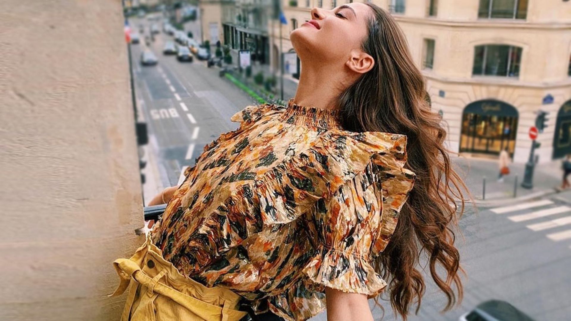 Así combinaremos el pantalón de pinzas y otros diseños cómodos en primavera