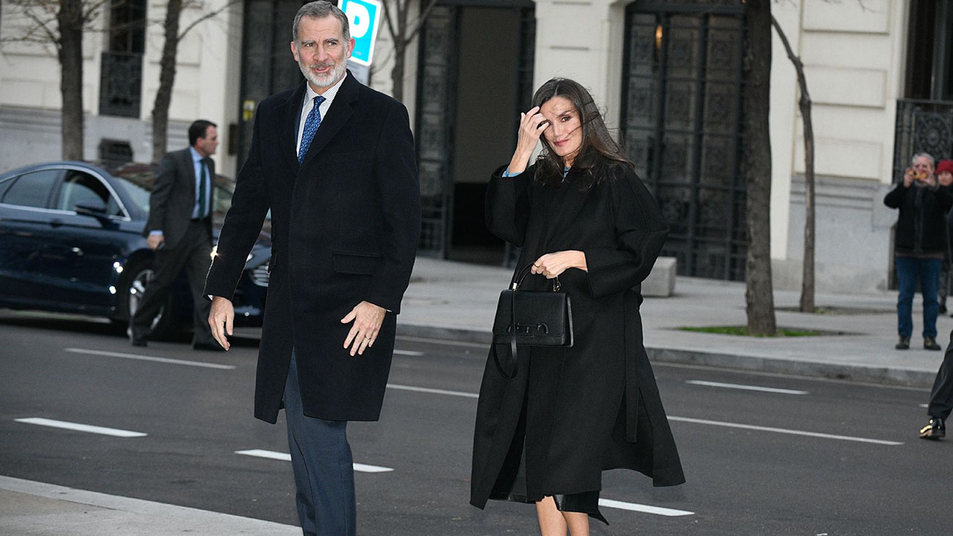 Los Reyes disfrutan de la noche madrileña con una pareja de amigos en un conocido restaurante