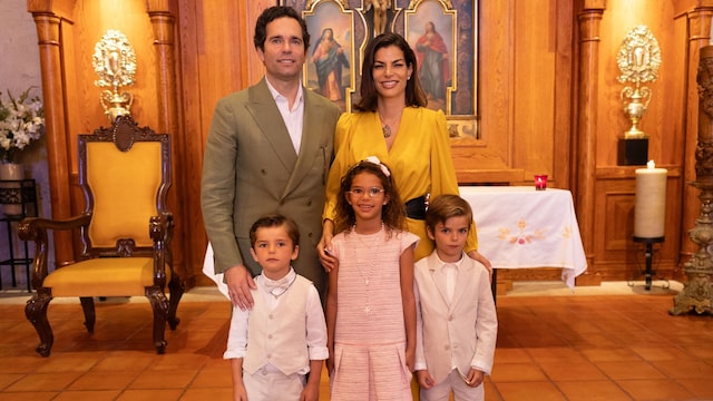 Alejandro Hank y Bárbara Coppel en el Bautismo de Kilian, su hijo menor