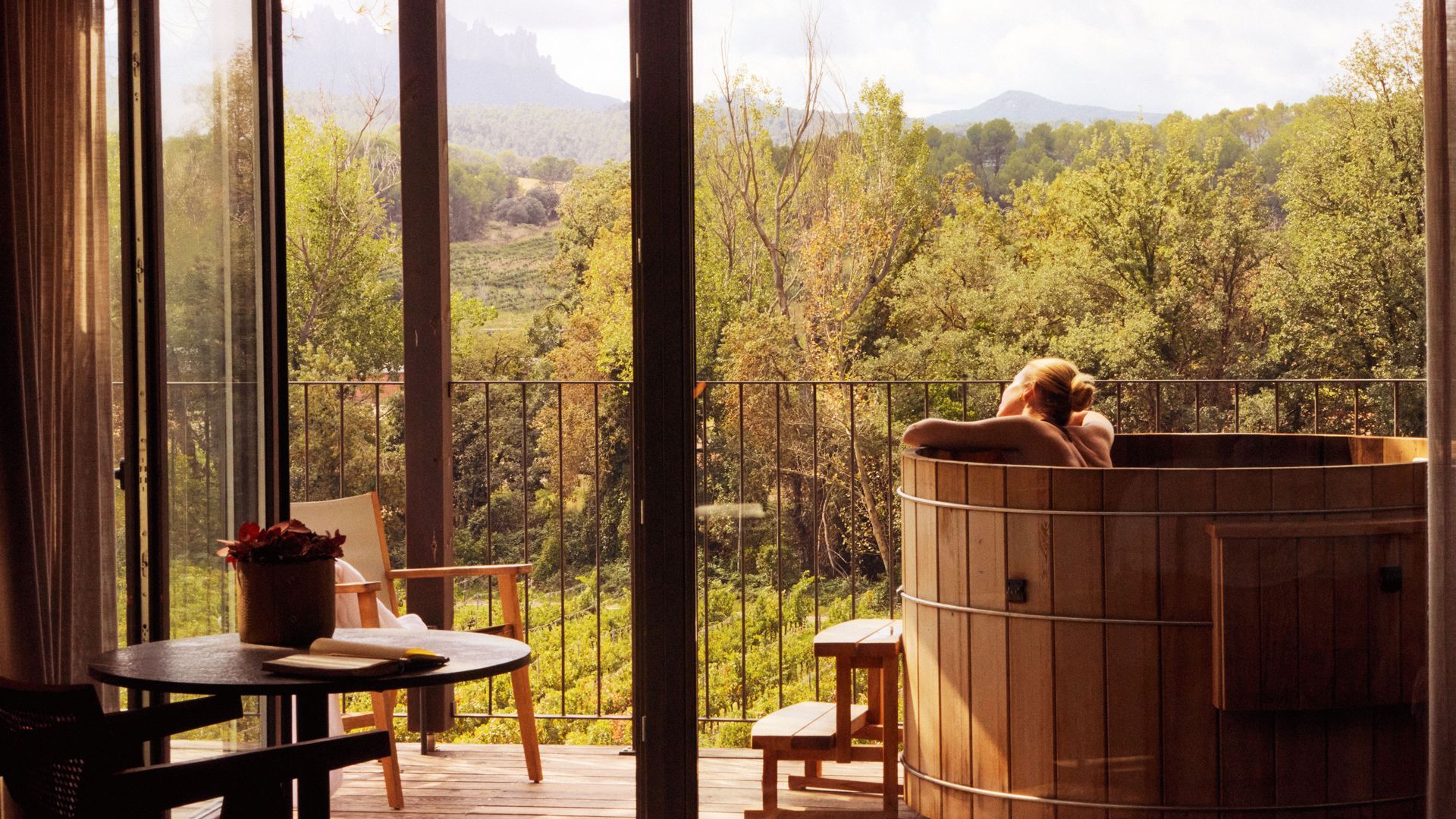 dormir entre viñas y brindar en una cata de vinos