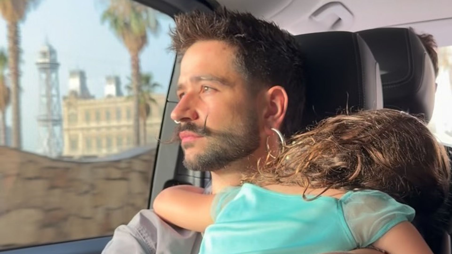 Camilo está emocionado por lanzar el álbum 'Para Cuando Sean Mayores', dedicado a sus hijas Índigo yAmaranto