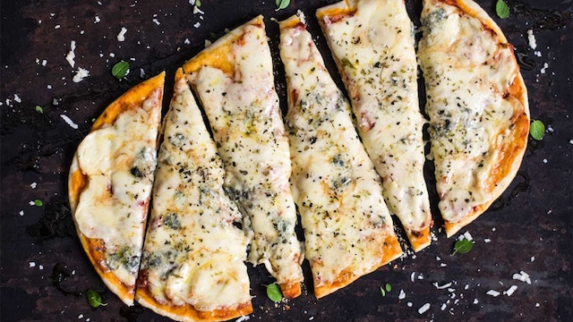 pizza provolone adobe