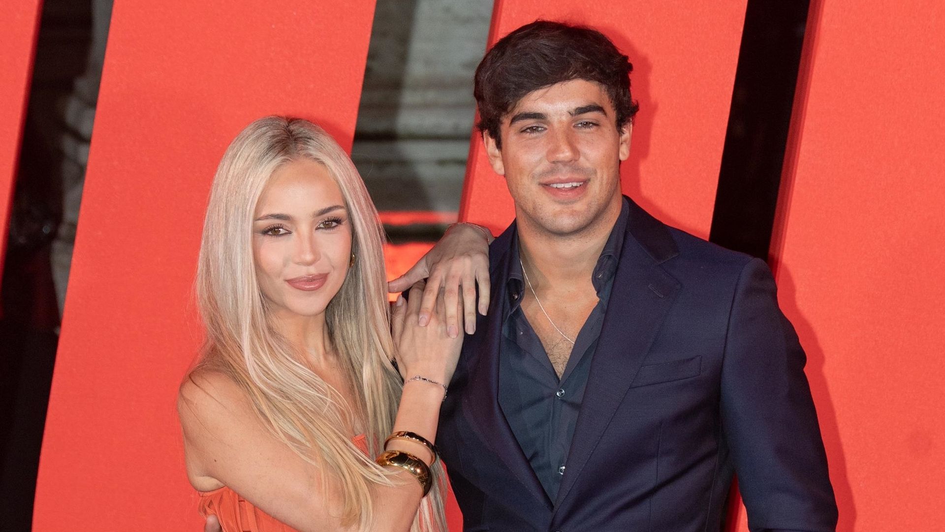 Ana Mena y Óscar Casas, pura química en el estreno de su película en Roma, la ciudad en la que se enamoraron