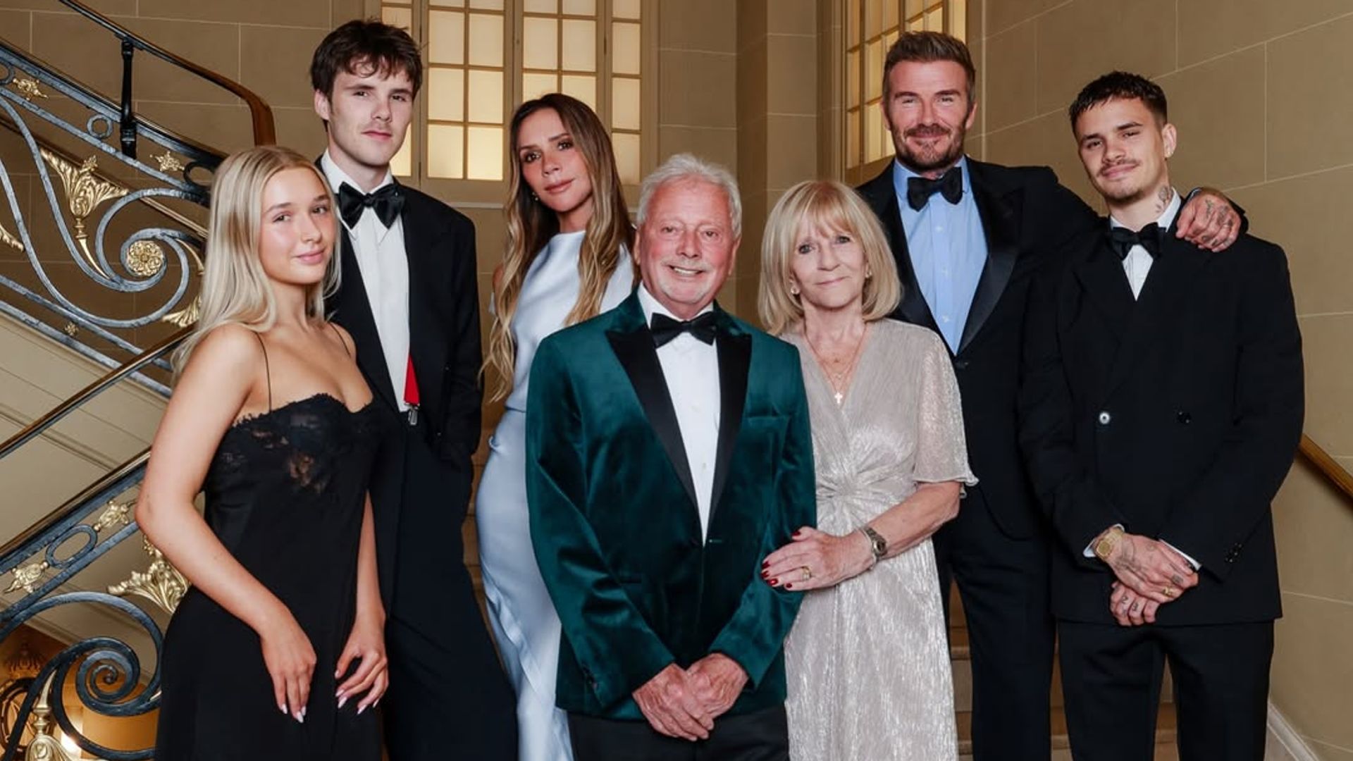 Los Beckham, casi al completo en el cumpleaños del padre de Victoria