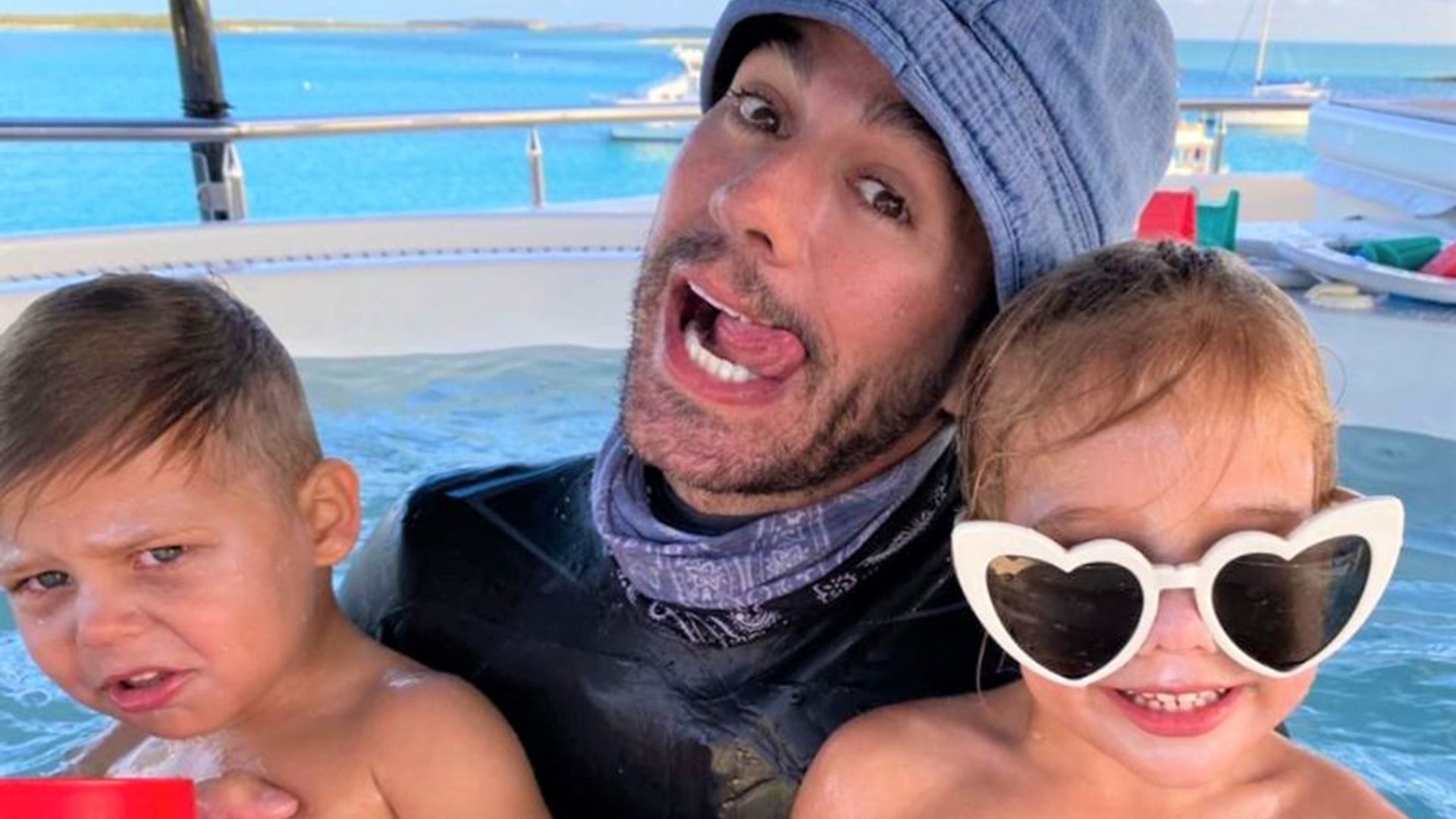 Enrique Iglesias cumple 47 años totalmente volcado en su familia numerosa y alejado de los focos