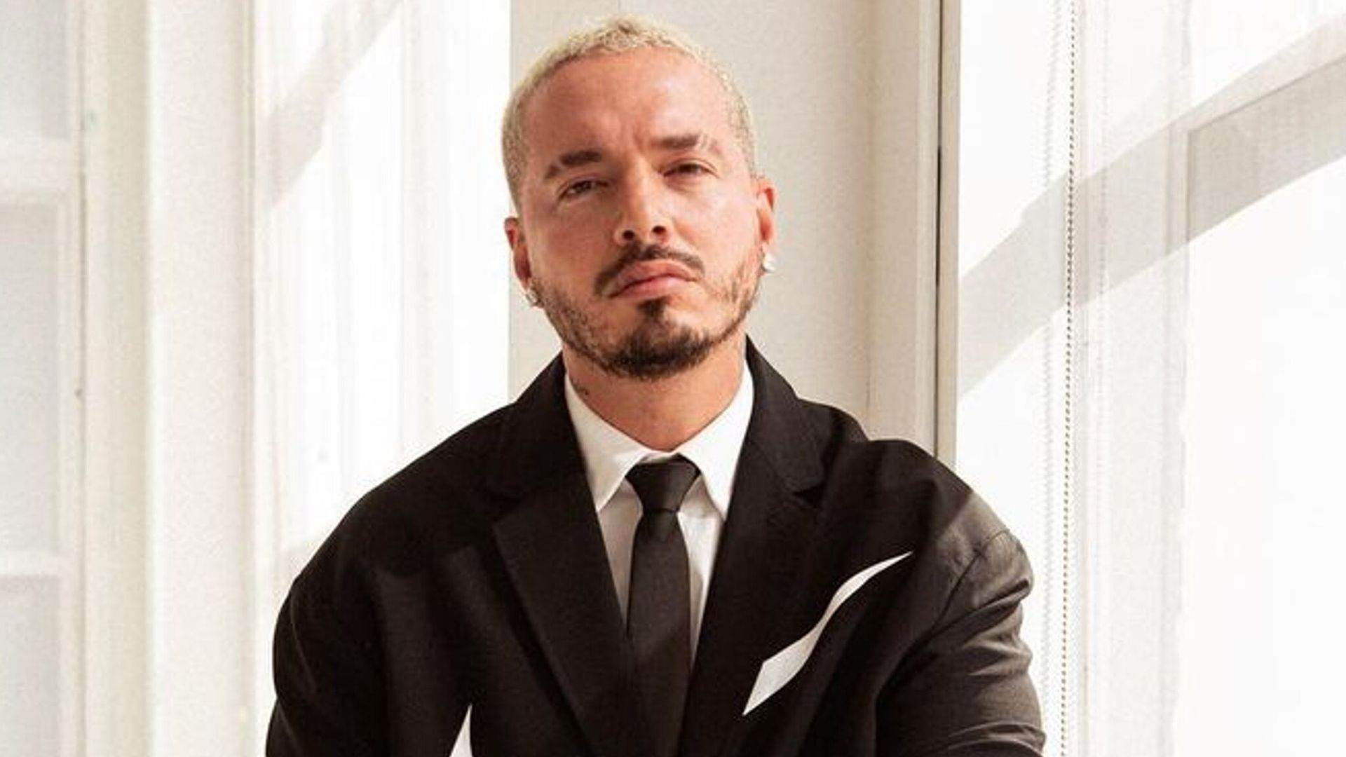J Balvin se disculpa ante polémica por su video musical