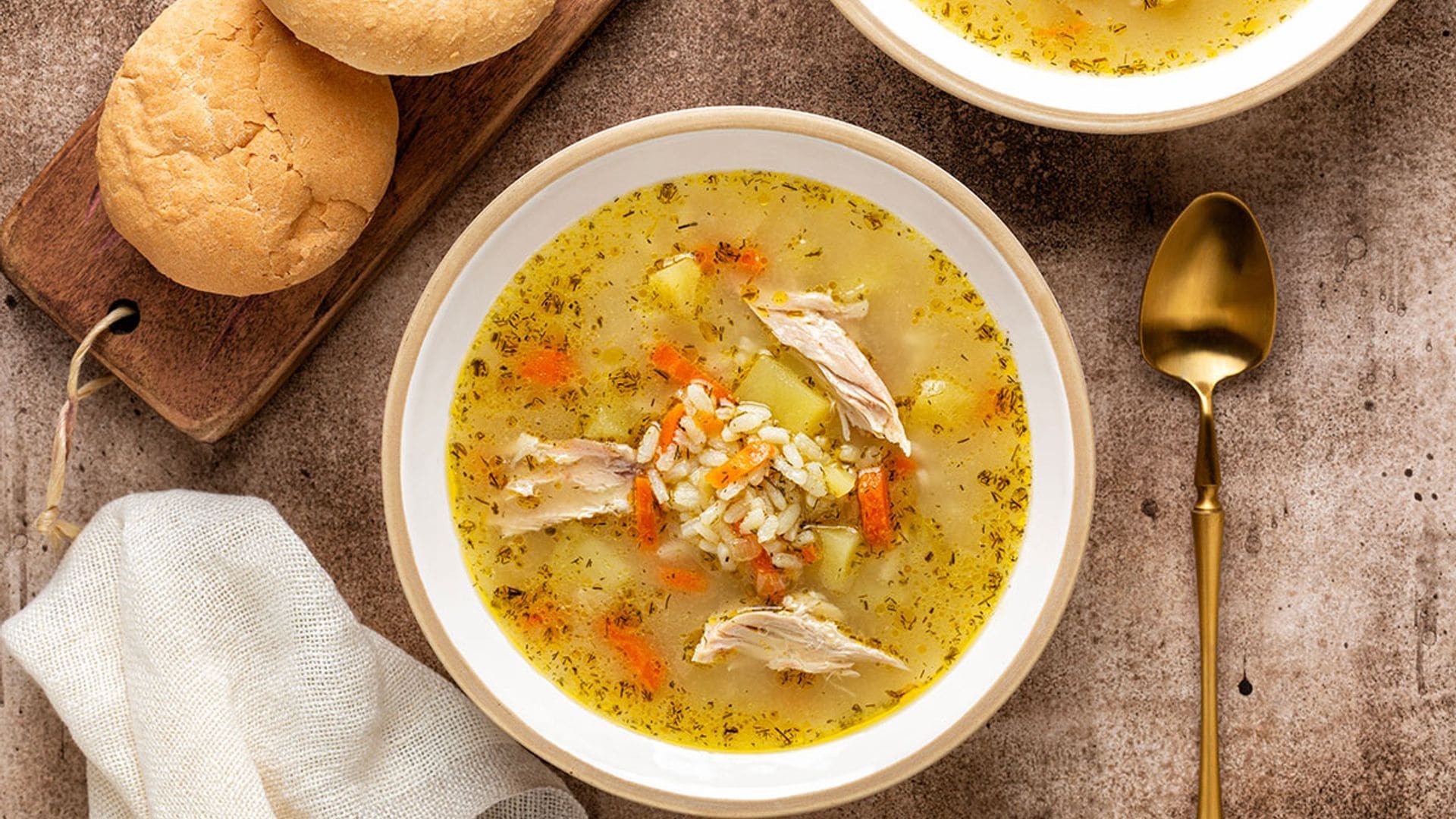 Sopa de arroz con pollo