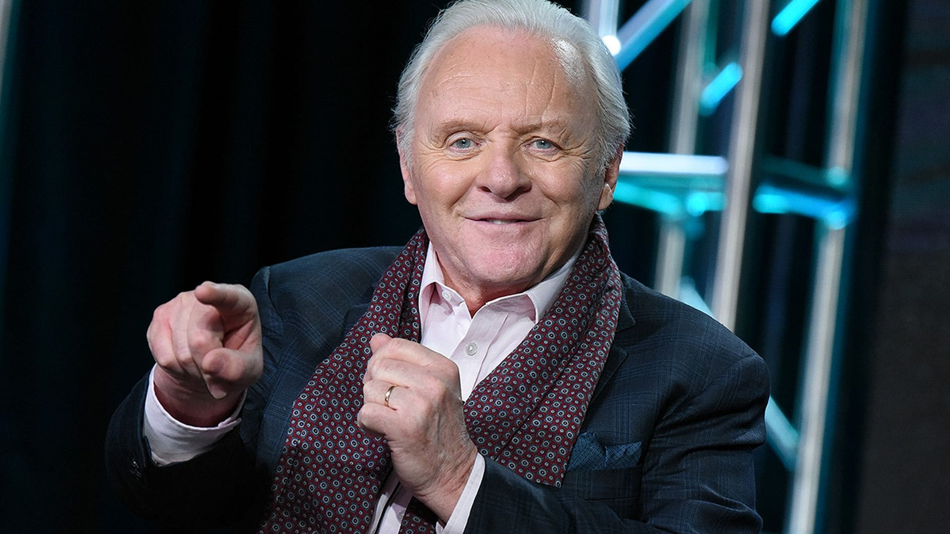 Anthony Hopkins, que estaba durmiendo durante la gala, le dedica el Oscar a Chadwick Boseman