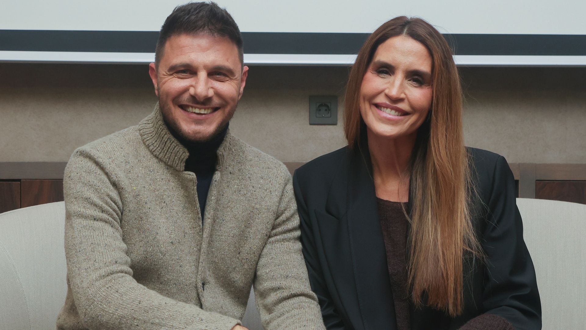 Así es la casa de Joaquín Sánchez y Susana Saborido en Sevilla: valorada en más de 1 millón de euros, con revestimientos de mármol y un tríptico de cebras XXL