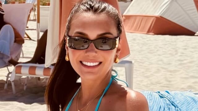 Elizabeth Gutiérrez lució guapísima en un colorido bikini.