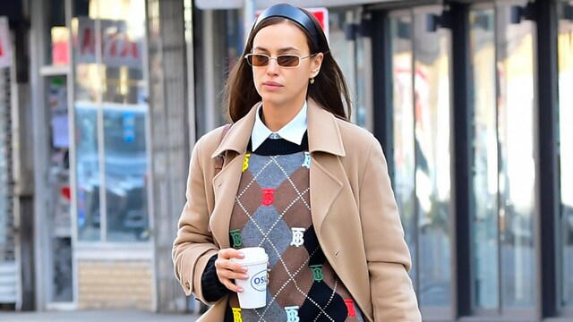 irina shayk abrigo beige