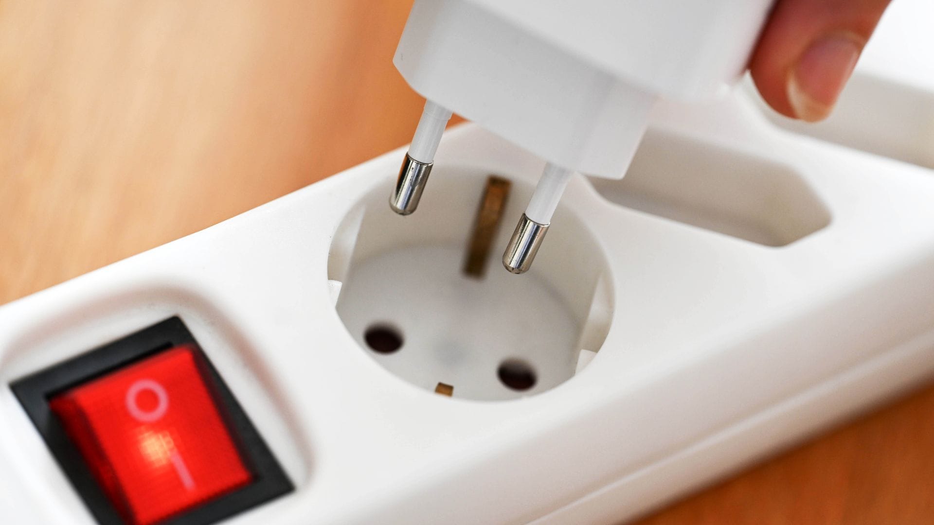 Si conectas estos electrodomésticos a una regleta, podrías poner en riesgo tu hogar