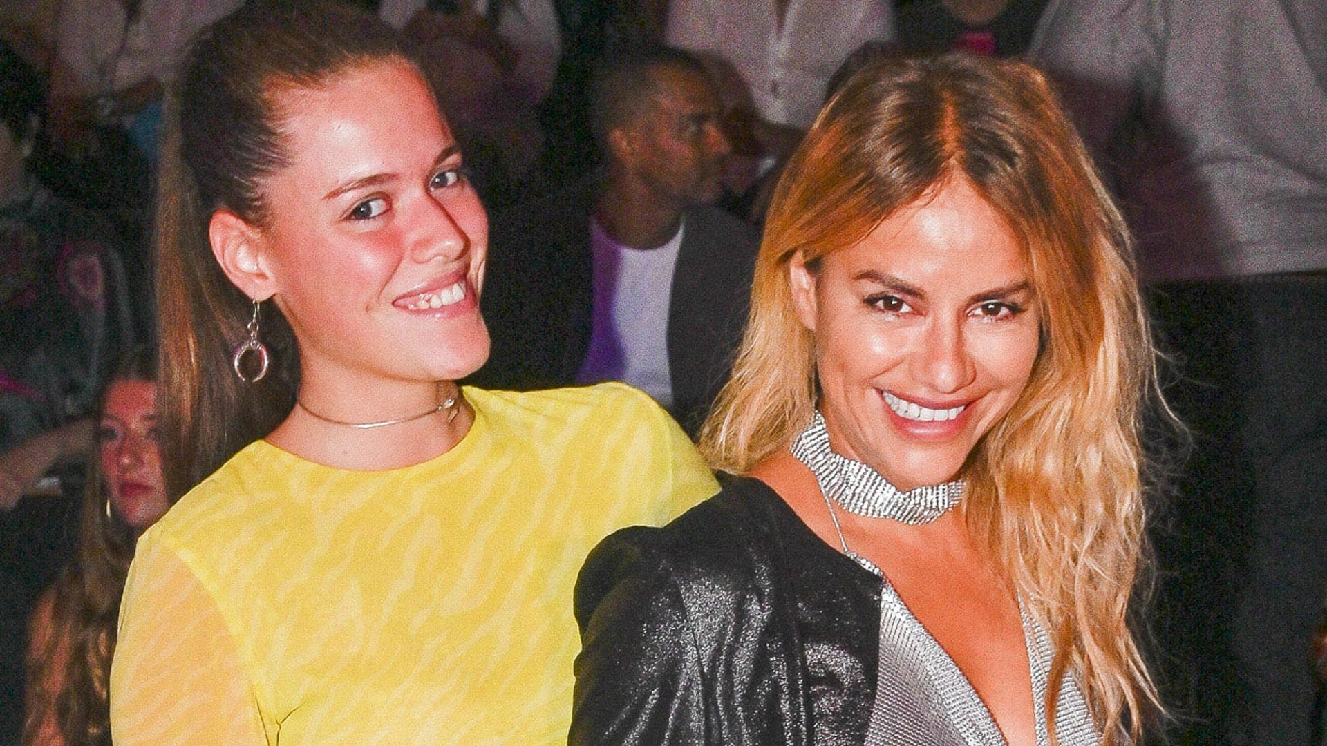 Luna, hija de Mónica Hoyos y Carlos Lozano, apura su verano más especial con un plan muy 'fashion'
