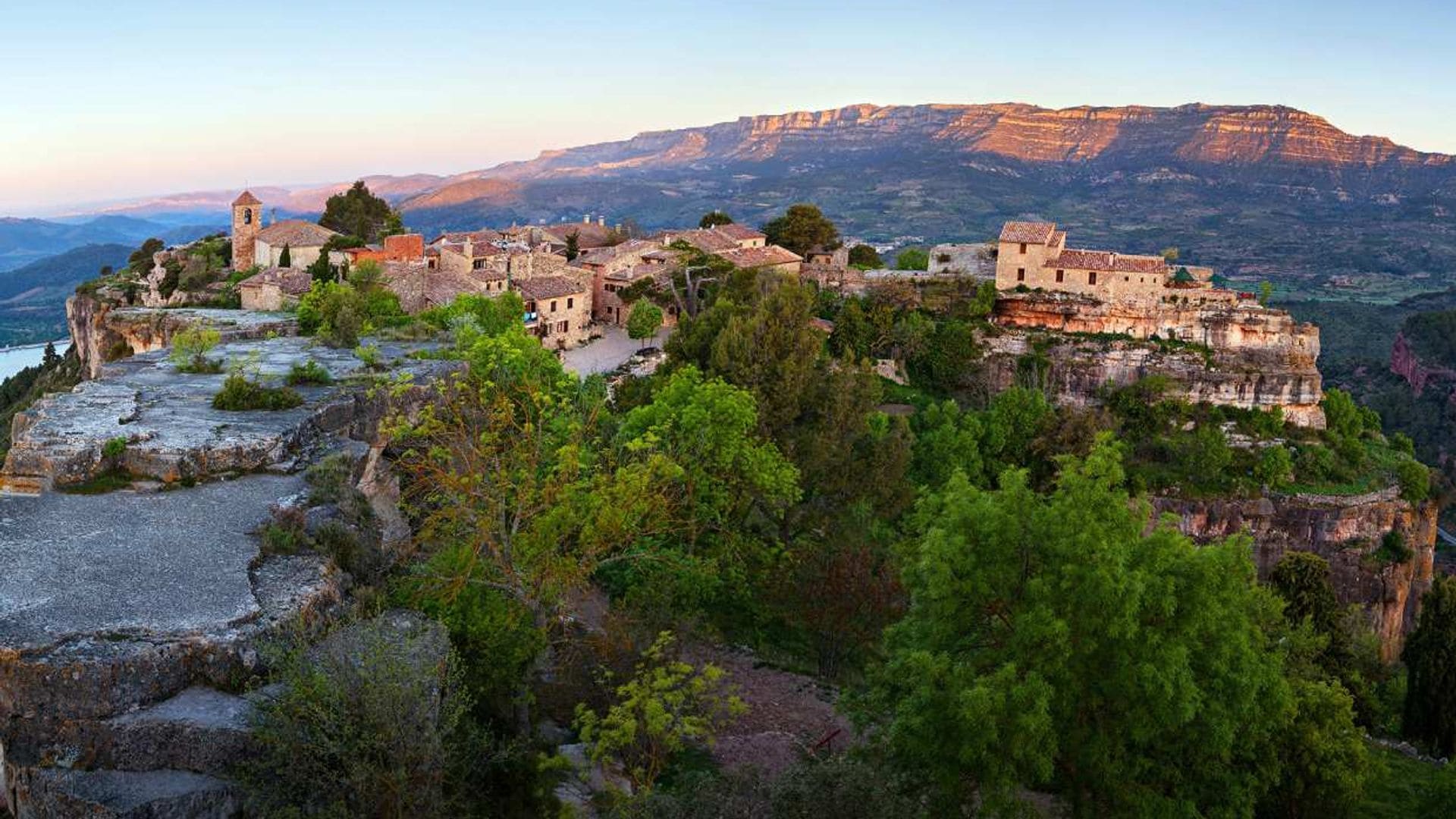 Los pueblos con más encanto de Tarragona entre la montaña y el mar