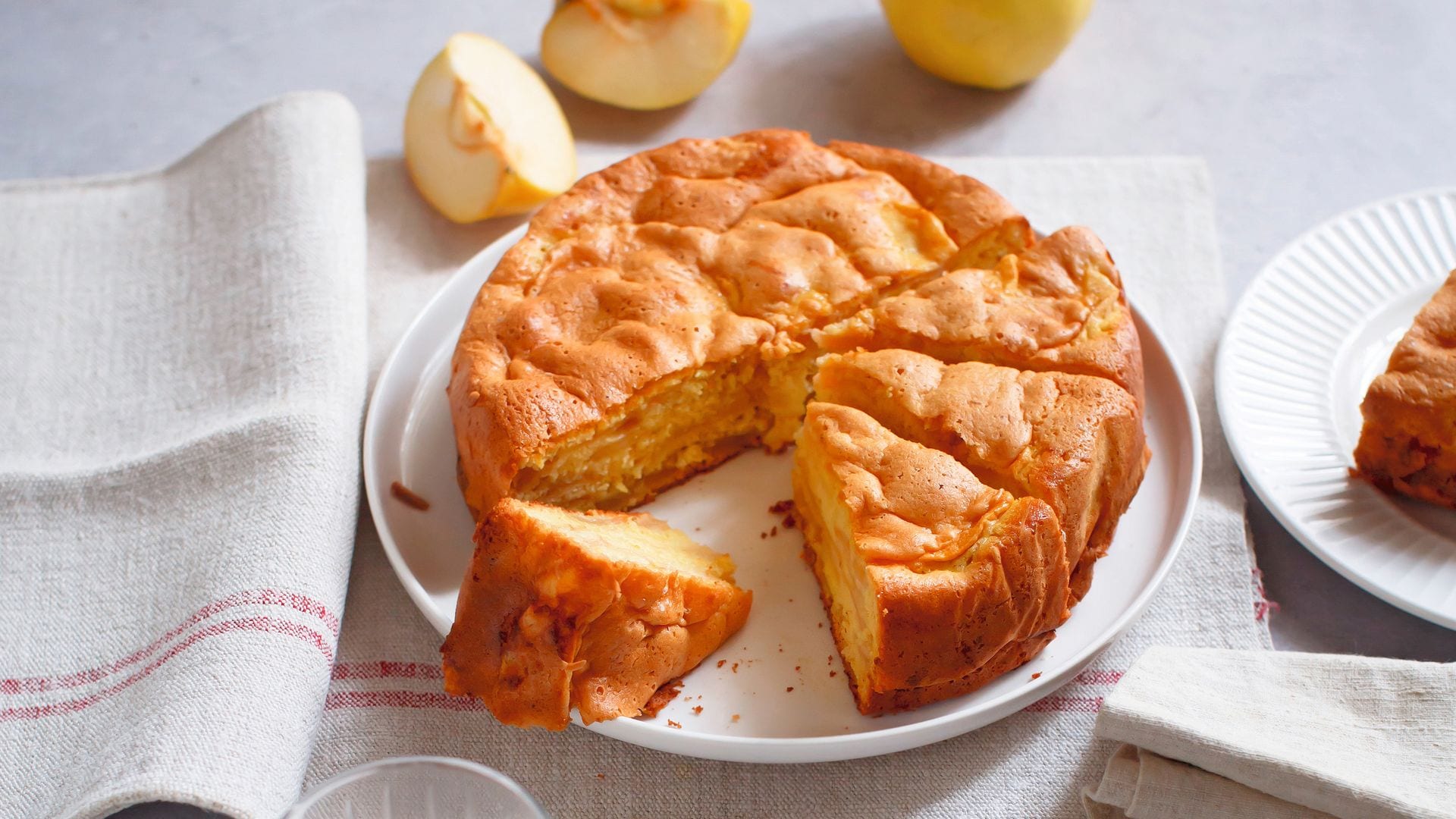 Sharlotka, tarta de manzana rusa