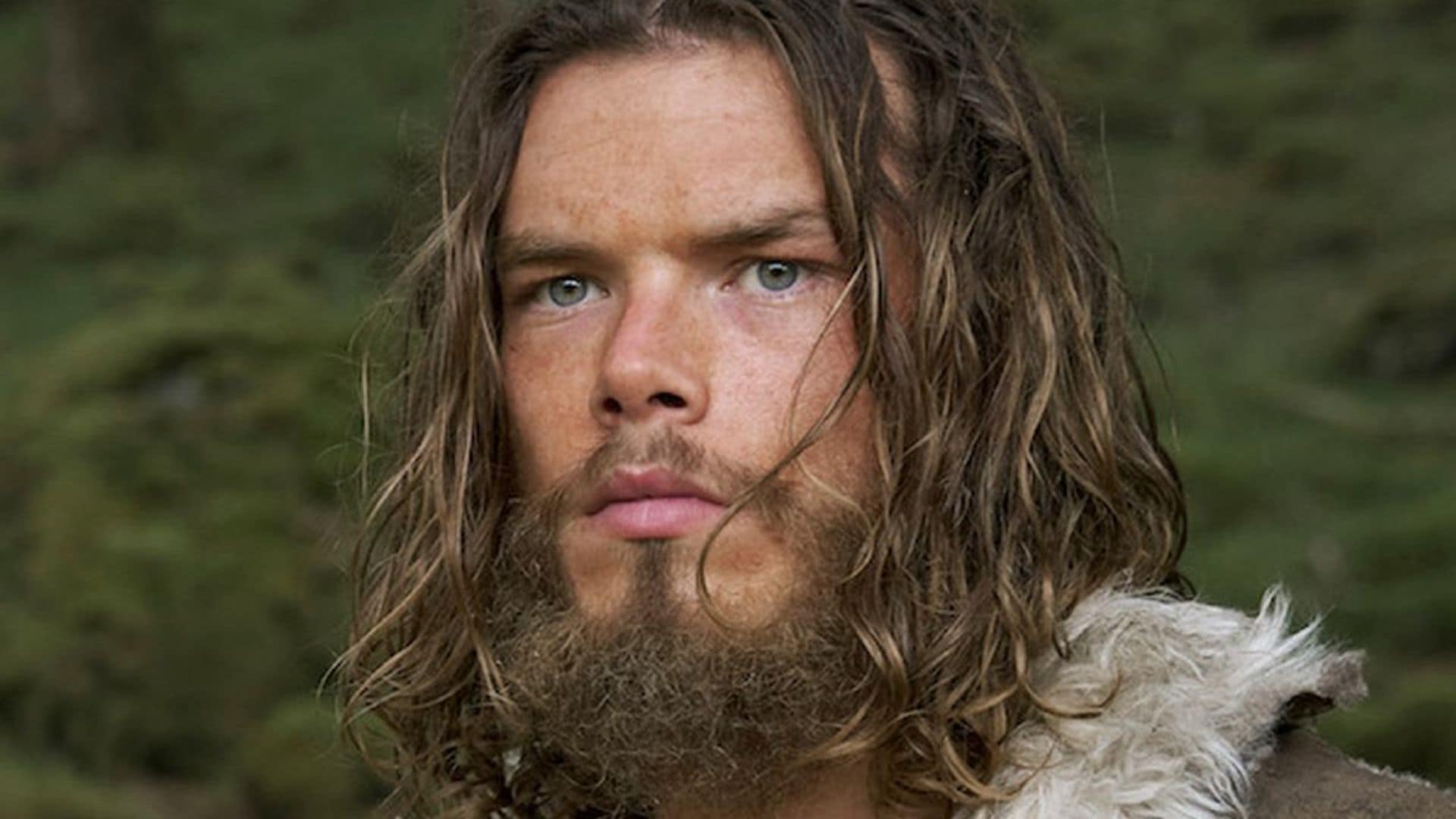 De 'Sabrina' a 'Vikingos Valhalla': conoce al actor Sam Corlett