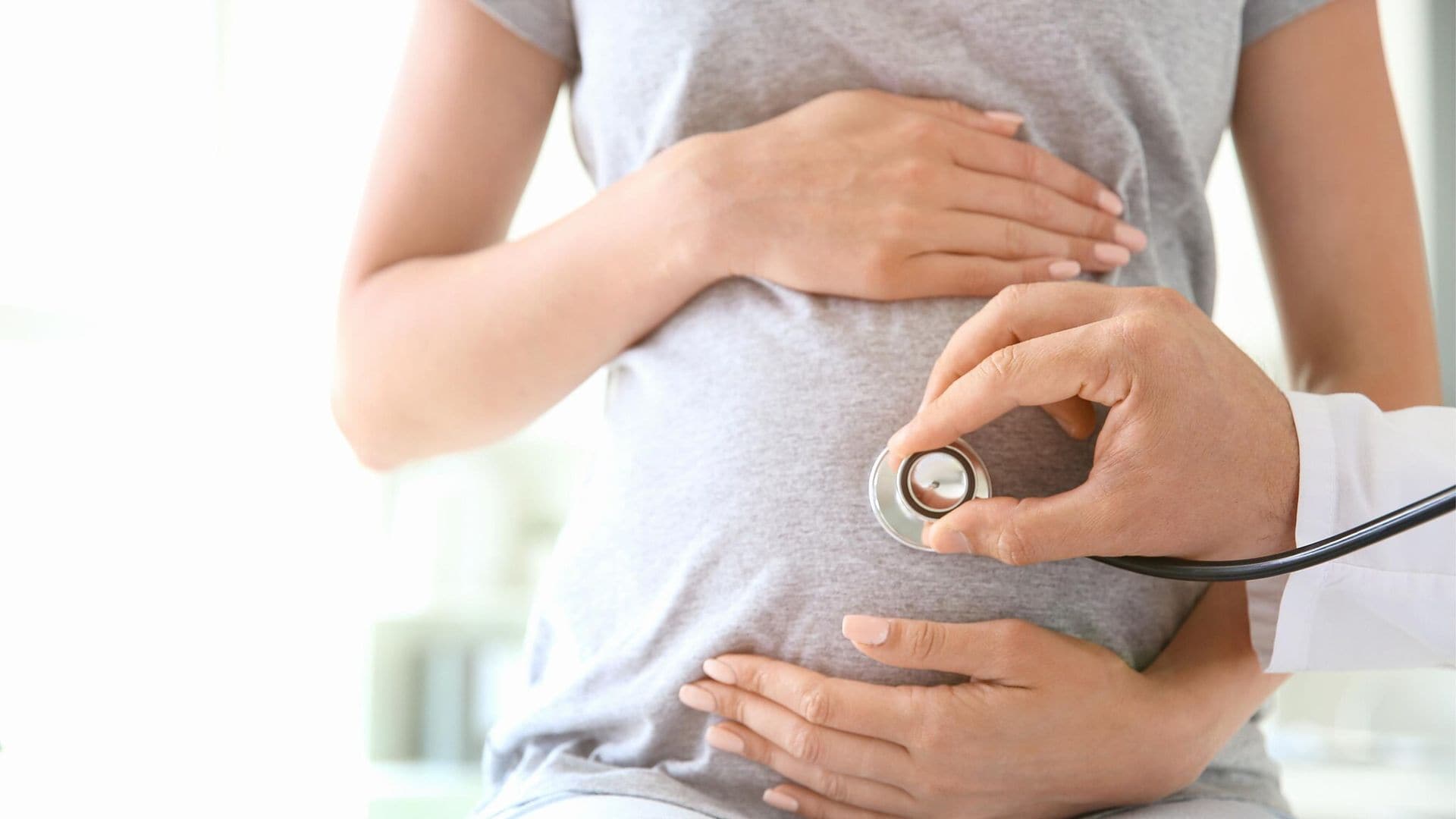 ¿Qué riesgos tiene el citomegalovirus para la madre y el niño?
