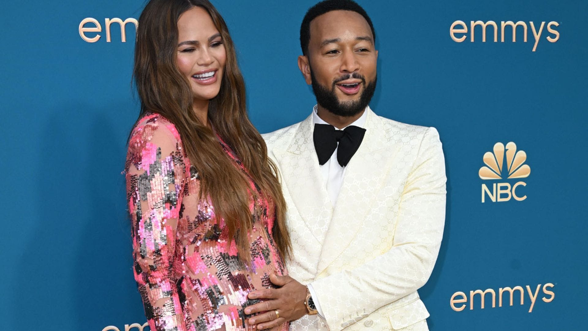 ¡La alegría más grande! Chrissy Teigen y John Legend dan la bienvenida a su 'bebé arcoíris'