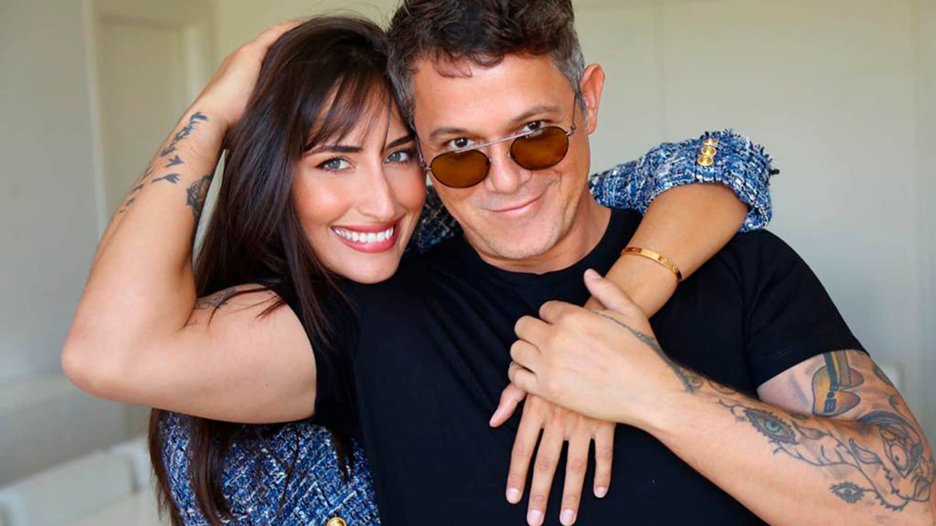 Descubre el tatuaje nunca visto de Alejandro Sanz: el rostro de una mujer en su pecho