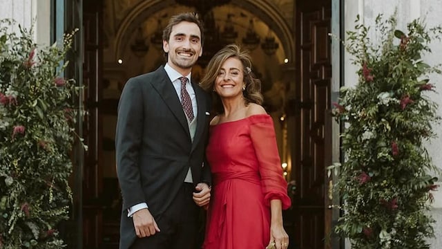 Vestido de madrina rojo de Sole Alonso