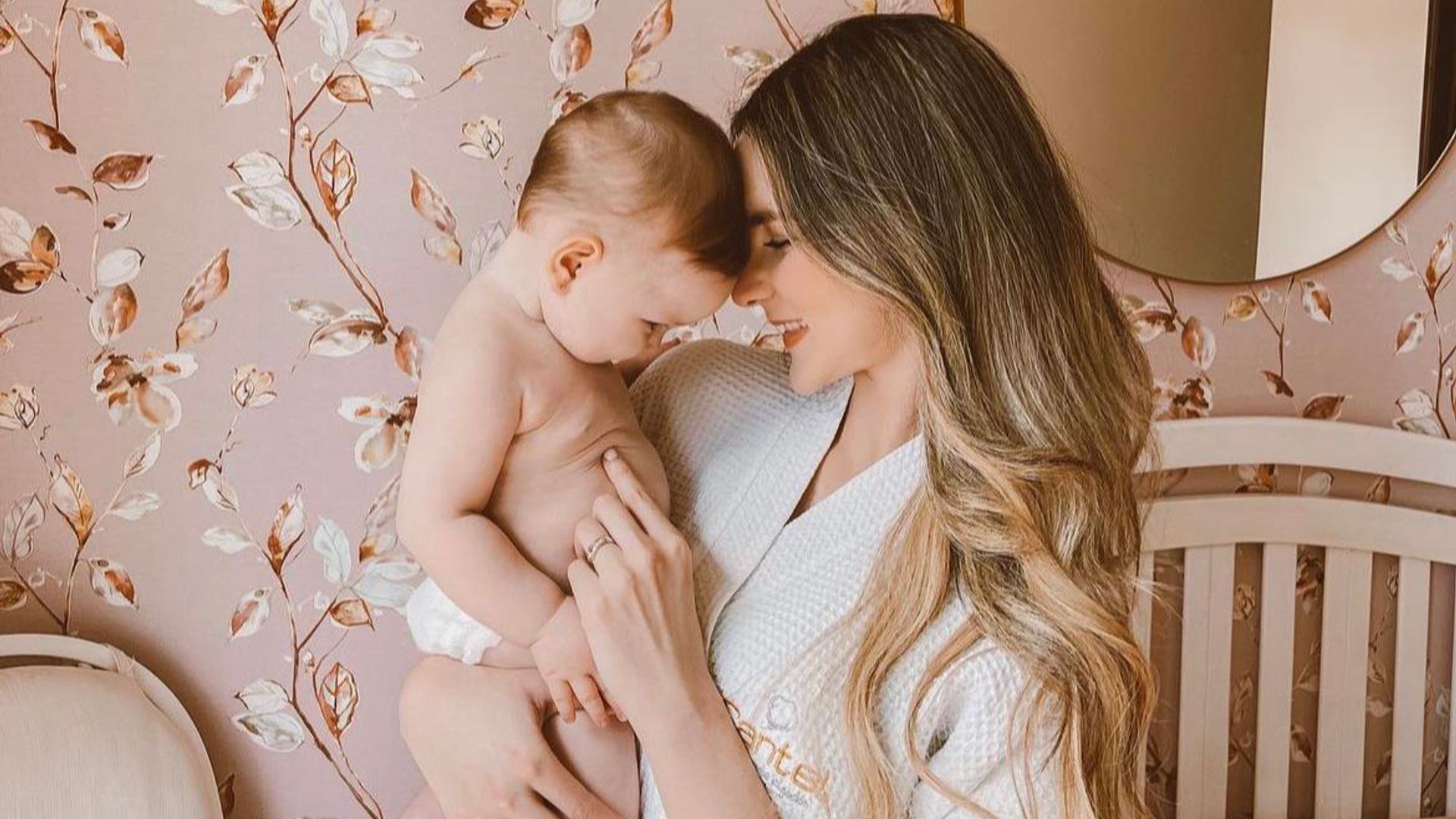Michelle Cohn: la infalible rutina de la reina de belleza para dormir a sus hijos