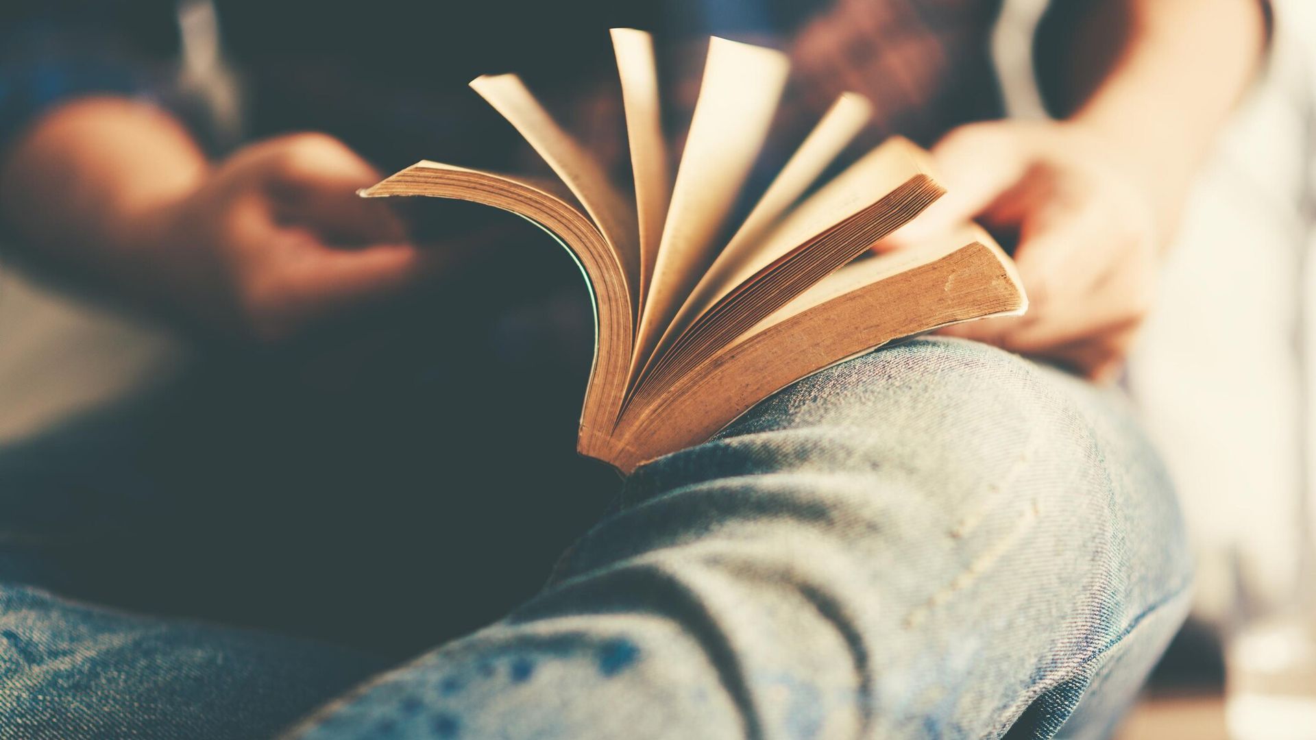 Estos dos jóvenes escritores demuestran el éxito del género fantástico