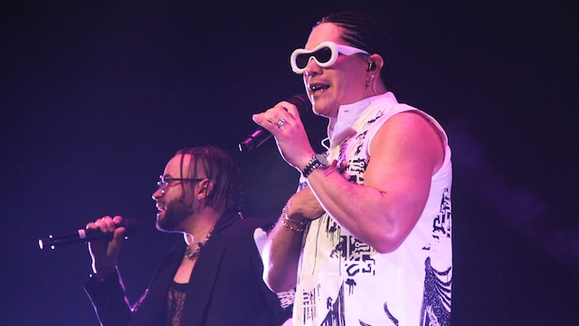Chyno y Nacho en su concierto en Hollywood, Florida.