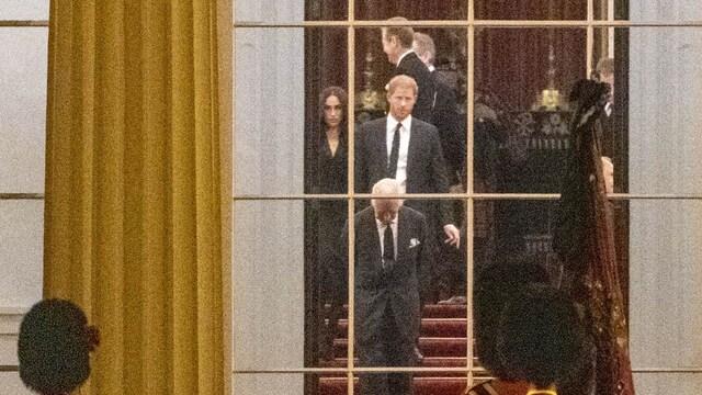 harry meghan buckingham