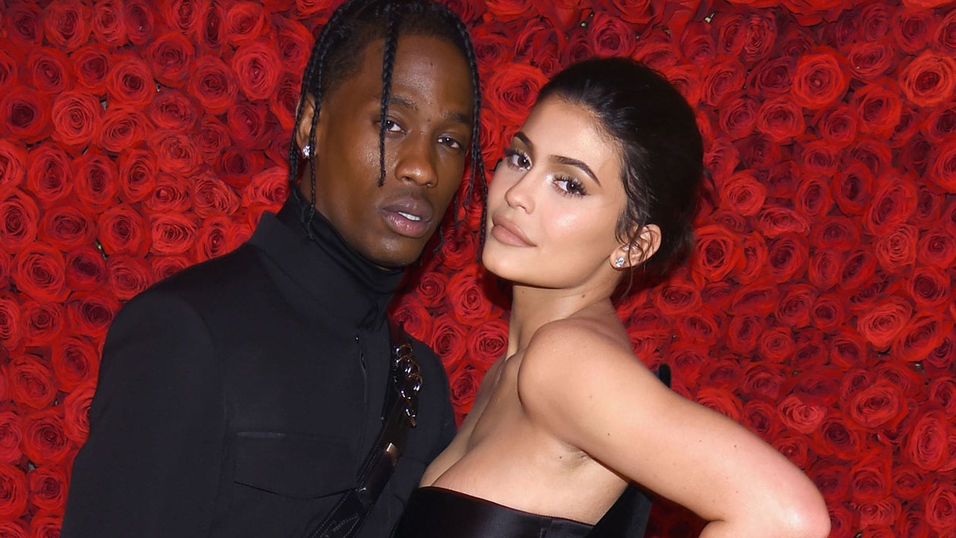Kylie Jenner da la bienvenida a su segundo hijo y comparte la primera foto de su bebé