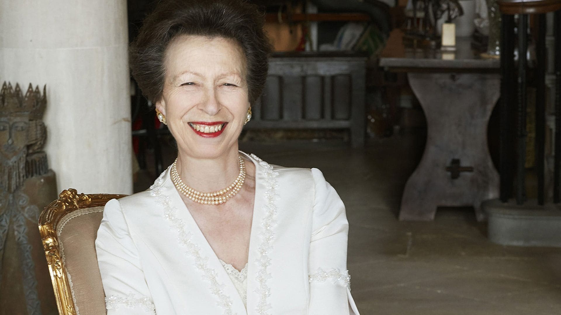 La princesa Ana  de Inglaterra sopla 70 velas con nuevas fotos y el nostálgico homenaje de su hermano Carlos