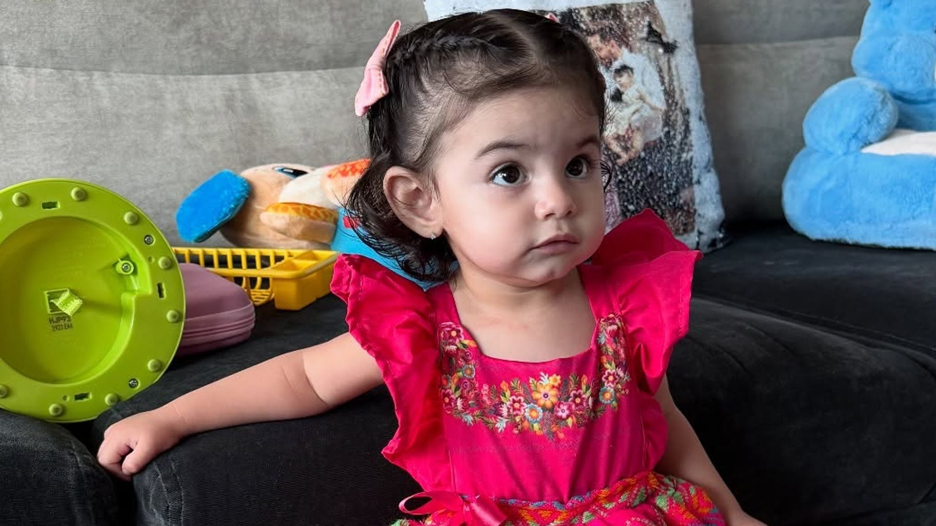 Tessa, hija de José Eduardo Derbez y Paola Dalay, con su look para las fiestas patrias. 