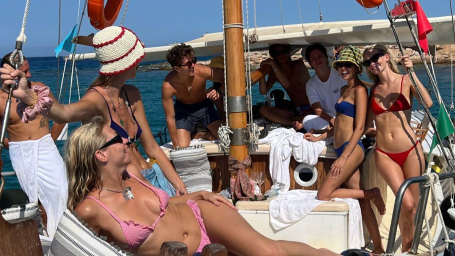Olympia, Constantino y Achileas de Grecia presumen de cuerpazos en aguas del Mediterráneo