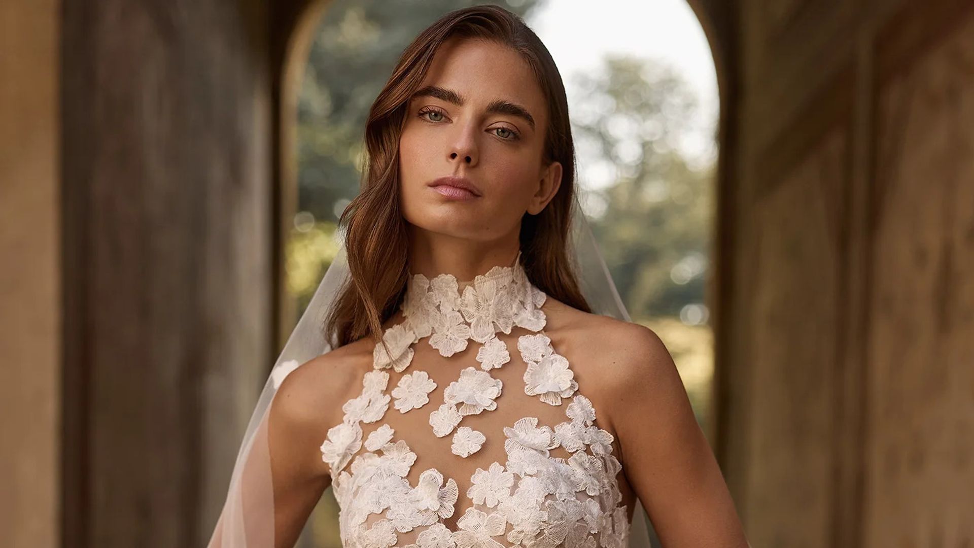 El mejor momento para retocar tus mechas antes de la boda y que lleguen perfectas: "Así se potencia la luminosidad tanto en persona como en fotos"