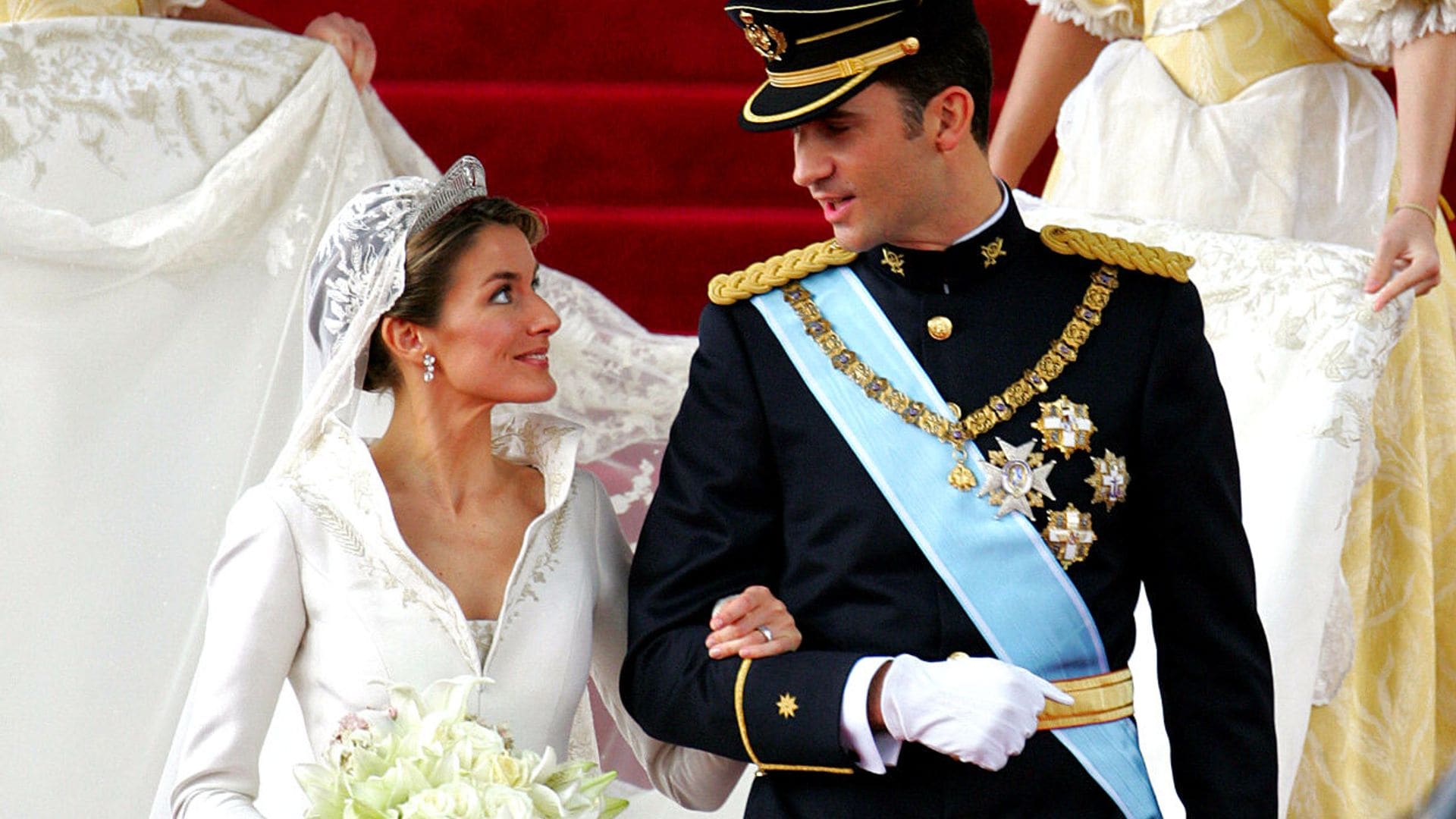 Los cinco datos más curiosos de la boda de los reyes Felipe y Letizia en su 19º aniversario: primeras veces y cambio 'in extremis'