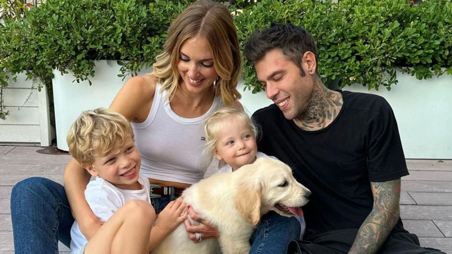 No te pierdas el emocionante reencuentro de Fedez con sus dos hijos tras recibir el alta hospitalaria