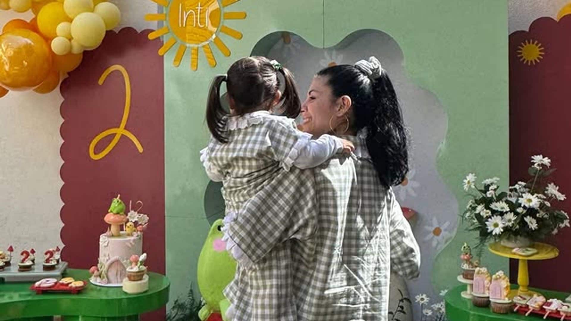 Cazzu se dejó ver de lo más feliz junto a su hija Inti, en plena celebración