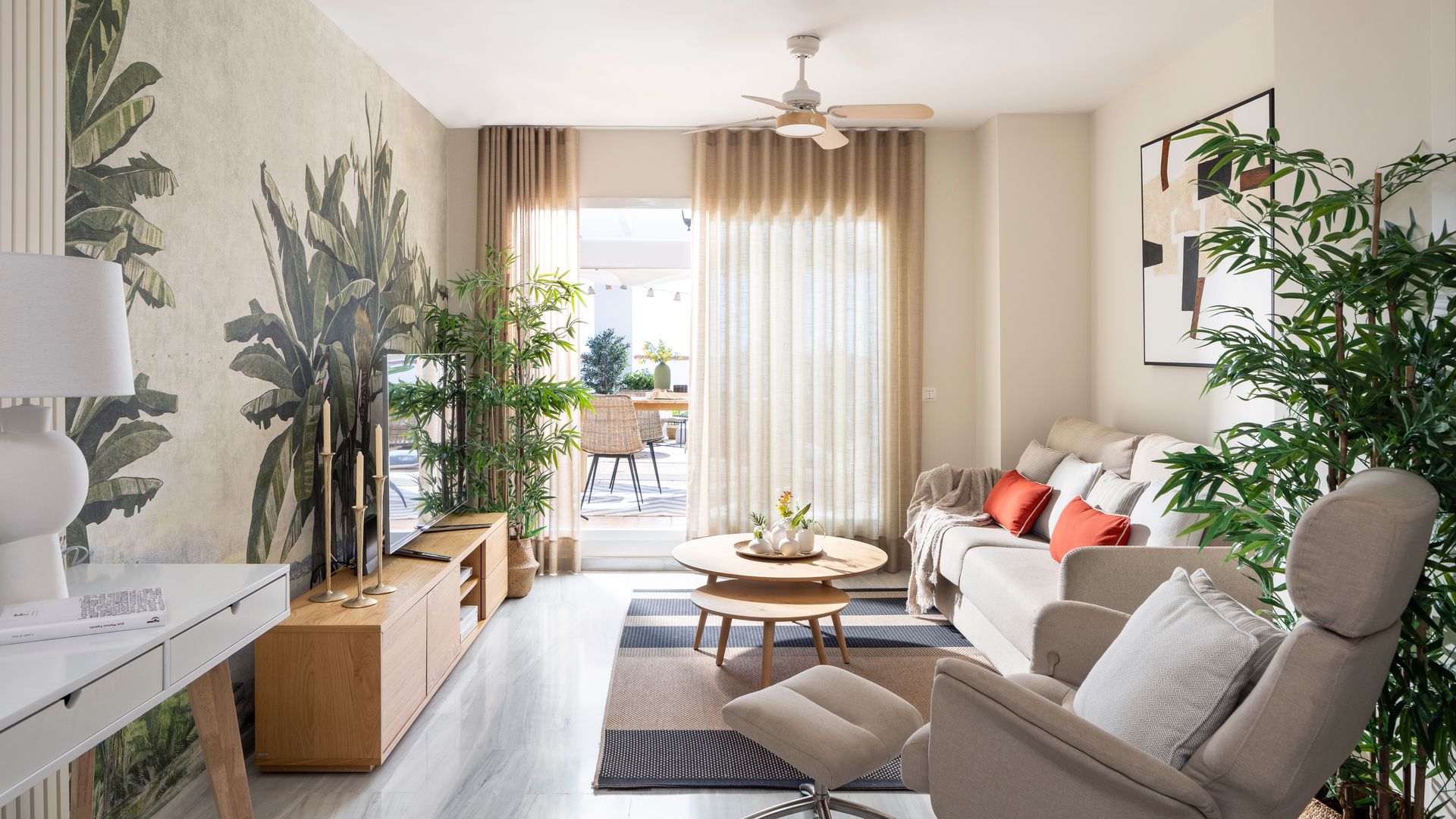 Proyecto de Alberto Torres Interiorismo. Salón con ventilador de techo