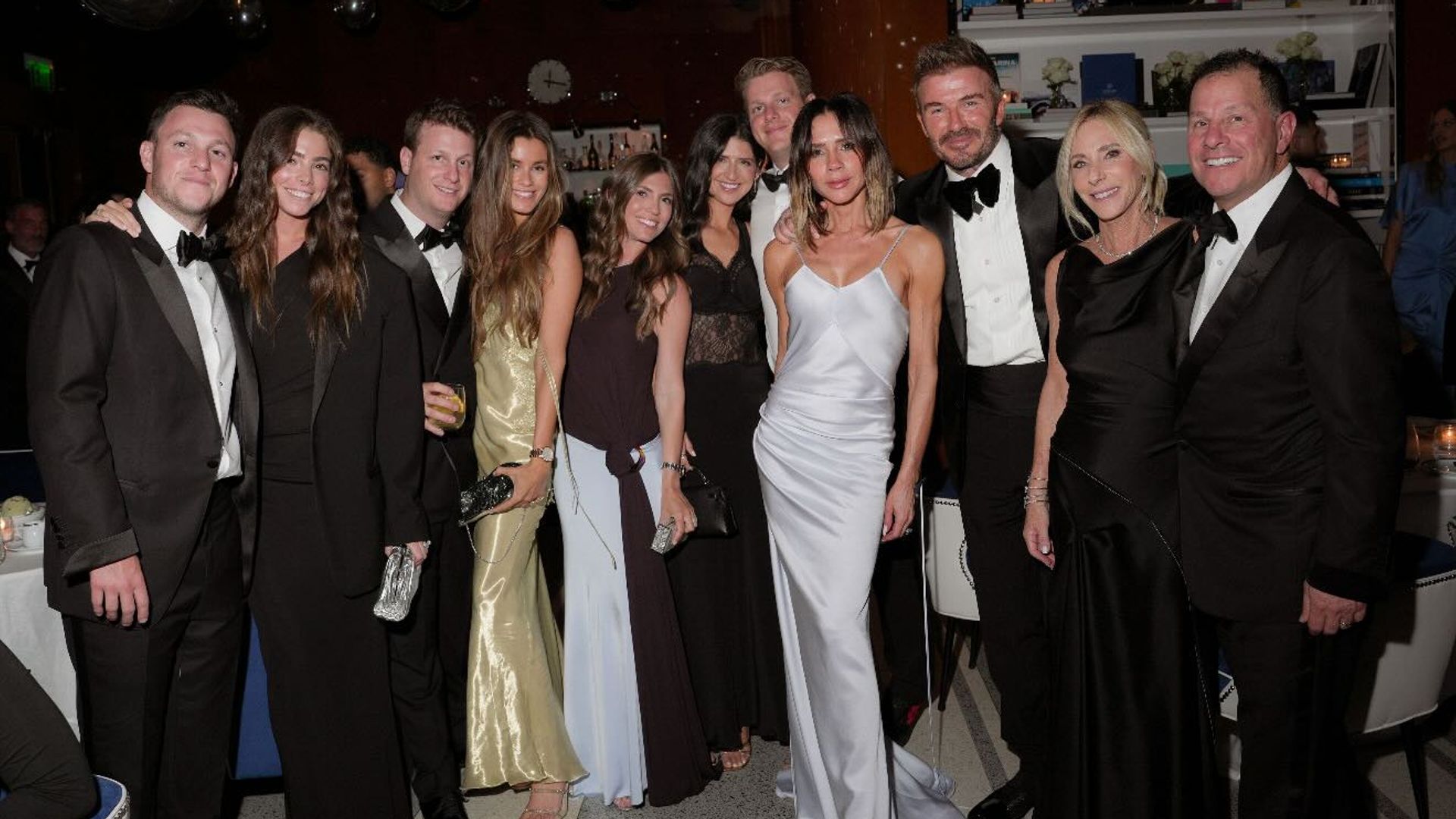 Los Beckham rodeados de su familia