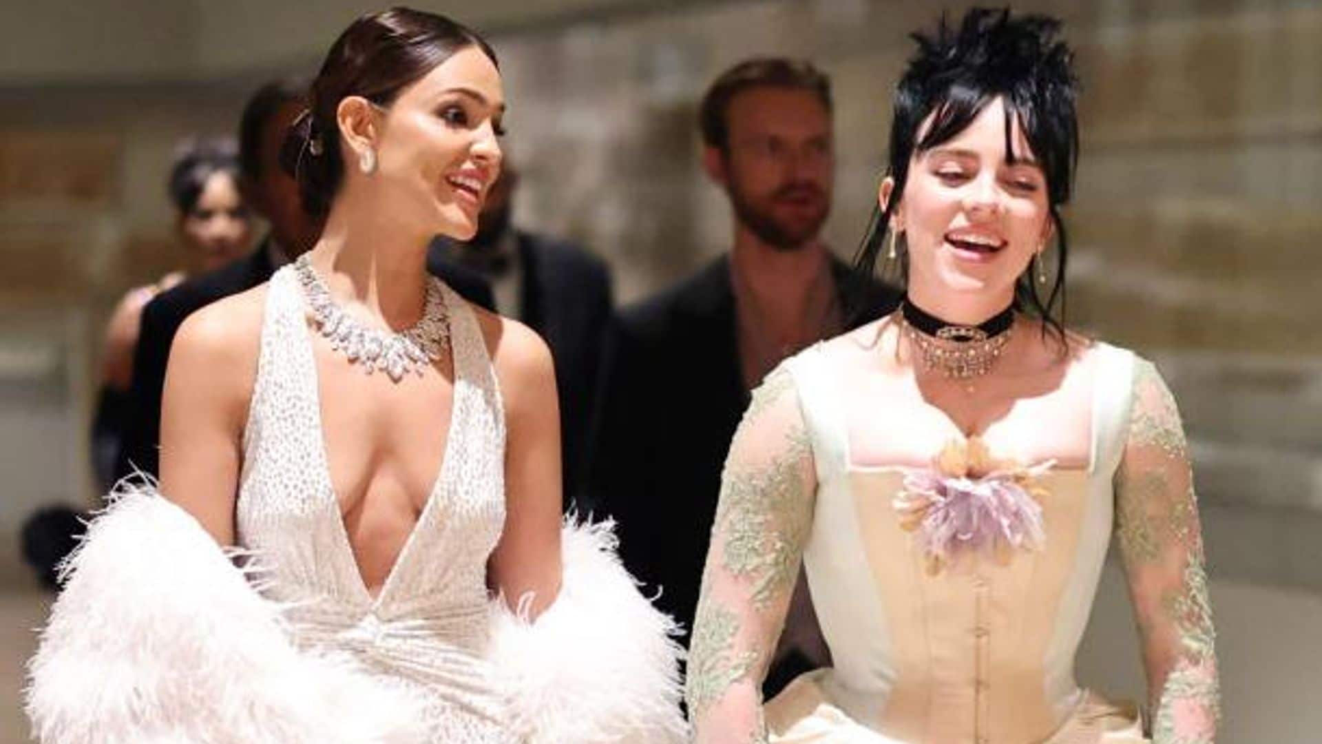 Eiza González y Billie Eilish, dos nuevas amigas en la Met Gala