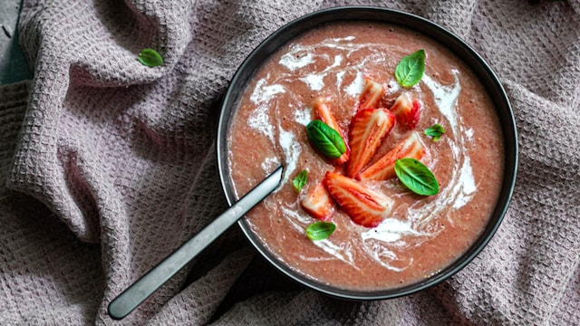sopa fresa albahaca