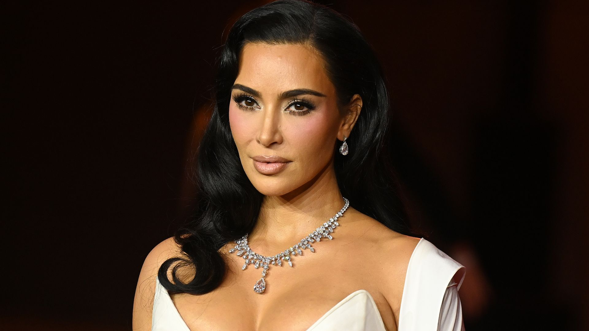 Kim Kardashian en la polémica por lanzamiento de línea de ropa interior para mujeres